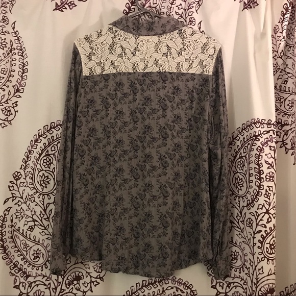 Floral Printed Button Down Blouse - Picture 4 of 4